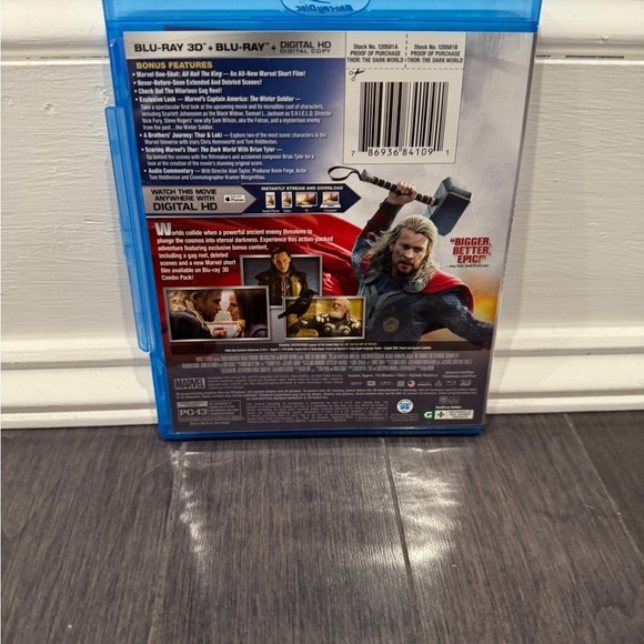Thor: The Dark World Blu-ray in Blue Case Movie DVD - Picture 2 of 3